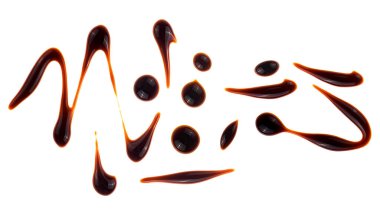 Beyaz arka planda izole edilmiş balzamik sirke kremi koleksiyonu. İtalyan salatası sosu.