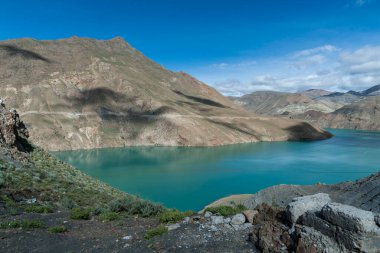 Hidroelektrik Yamdrok-tso Gölü, Sim ya da Simu La Geçidi, Güney Dostluk Yolu, Tibet.
