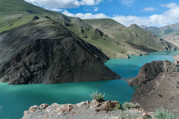 Hidroelektrik Yamdrok-tso Gölü, Sim ya da Simu La Geçidi, Güney Dostluk Yolu, Tibet.