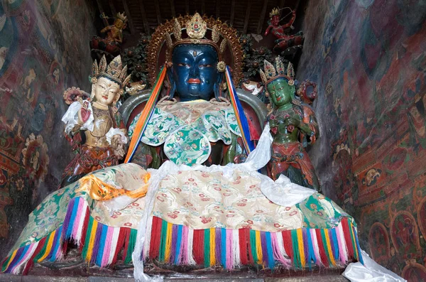 Gyantse Tibet Srpna 2019 Jasné Barevné Sochy Tibetských Božstev Uvnitř — Stock fotografie