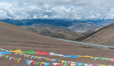 Kya Wu Lha Geçidi, Tibet 'teki Himalayaları görmek için en iyi izleme platformlarından biri..