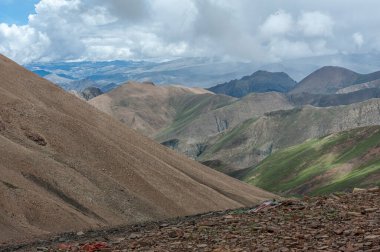 Kya Wu Lha Geçidi, Tibet 'teki Himalayaları görmek için en iyi izleme platformlarından biri..