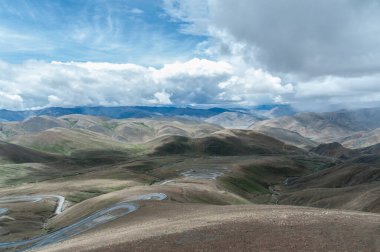 Pang La Pass (5,200 metre), Shigatse ve Rongbuk, Tibet, Çin arasındaki Everest Ana Kampı 'na ulaşmadan önceki son geçittir.