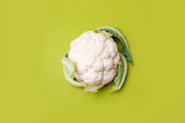 Цветная Капуста Зеленом Фоне Вид Сверху Концепция Натурального Питания Вегетарианство — стоковое фото