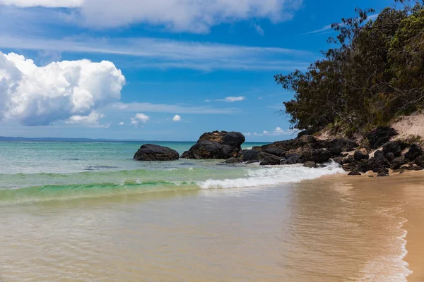 澳大利亚昆士兰州双岛角的普里斯丁海滩 — 图库照片