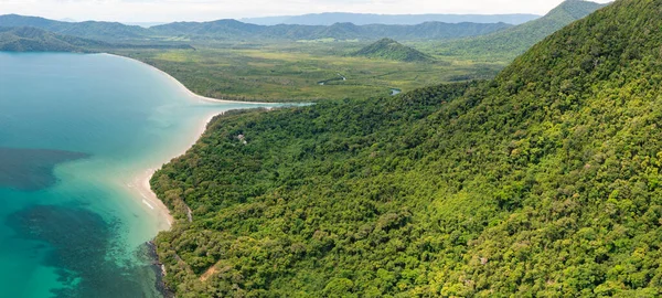 Foresta Pluviale Incontra Barriera Corallina Nel Parco Nazionale Tropicale Daintree — Foto Stock