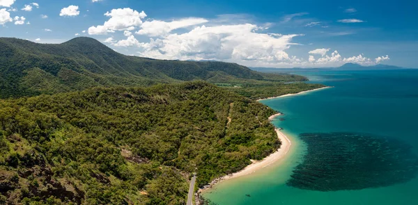 Der Atemberaubende Captain Cook Highway Der Regenwald Auf Das Riff — Stockfoto
