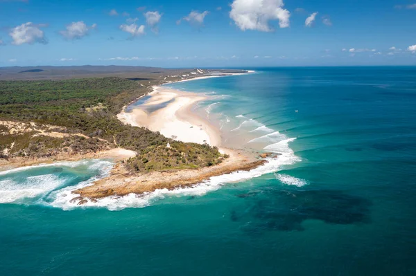 澳大利亚昆士兰州莫雷顿岛北角的空中景观 — 图库照片