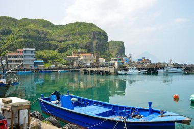 Bitou balıkçısının Bitou Cape Park 'taki rıhtımı. New Taipei, Tayvan' ın Ruifang ilçesinde.