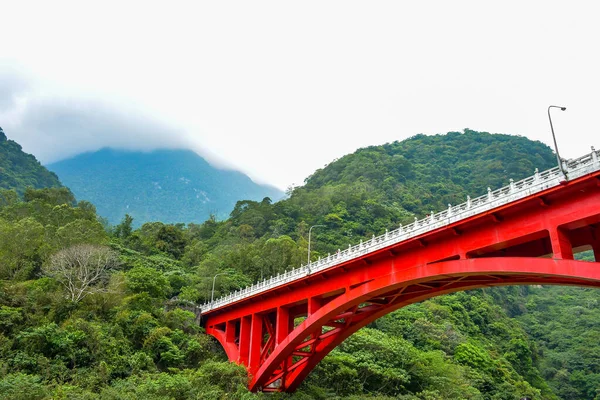 stock image The red Shakadang Bridge from Shakadang Trail in Taroko National Park, Xiulin Township, Hualien, Taiwan