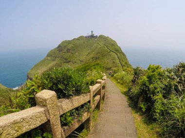 Bitoujiao Patikası, Tayvan 'ın kuzeydoğu kıyısındaki Ruifang' daki dağ sırtlarında ünlü bir yürüyüş yolu.