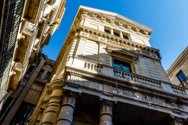 Barcelona, Katalonya, İspanya ve Avrupa 'daki Escuela de Artes sanat okulu cephesi