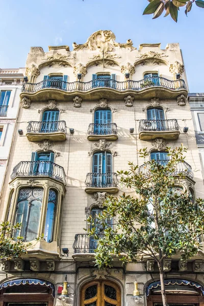 Fasada Budynku Mieszkalnego Stylu Modernizmu Gracia Barcelona Hiszpania Europa — Zdjęcie stockowe