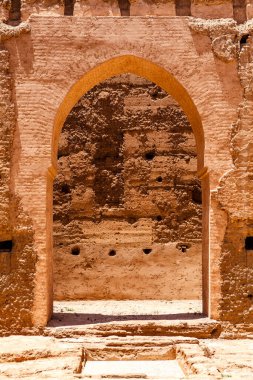 Marakeş, Fas, Kuzey Afrika 'daki Badi Sarayı' nın yıkılmış binaları.