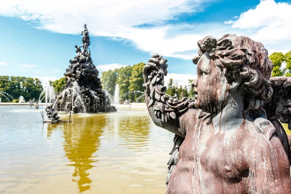 德国巴伐利亚Herrenchiemsee宫前面的Fortuna喷泉 — 图库照片