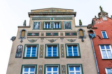 Gdansk, Polonya ve Avrupa 'nın merkezindeki renkli tarihi tüccar evleri.