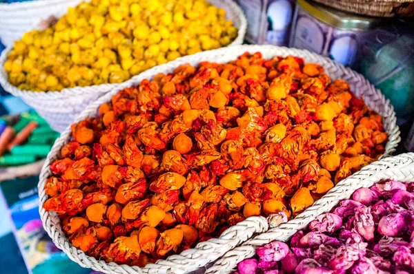 Flores Secas Colores Mercado Bazar Marrakech Marruecos África Del Norte —  Fotos de Stock