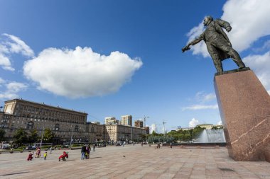 St. Petersburg, Rusya, Avrupa 'daki Moskovskaya Ploshchad (Moskova Meydanı) üzerindeki Lenin Heykeli