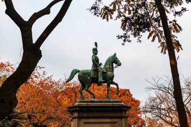 Ueno Park, Tokyo, Japonya, Asya 'daki Prens Komatsu Akihito' nun Binicilik Heykeli