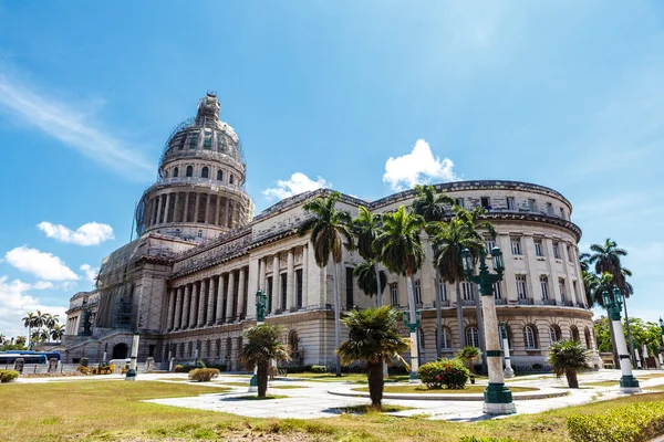 哈瓦那的国会大厦正在修复中 哈瓦那 — 图库照片