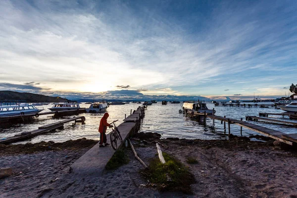 Захід Сонця Узбережжі Озера Тітікака Копакабана Болівія Південна Америка — стокове фото