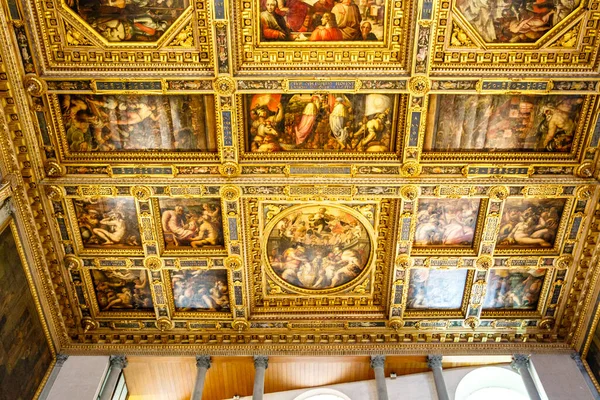 Teto Decorado Rico Dentro Salão Principal Palazzo Vecchio Prefeitura Florença — Fotografia de Stock
