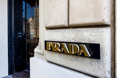 Floransa, İtalya ve Avrupa 'daki Prada dükkanının dışı.
