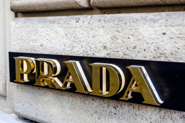 Floransa, İtalya ve Avrupa 'daki Prada dükkanının dışı.