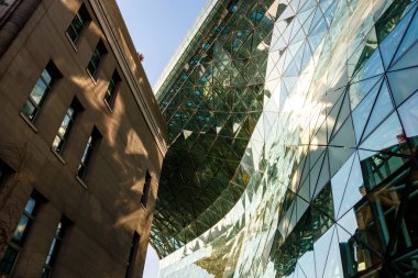 Seul, Güney Kore, Asya 'daki modern belediye binasının dışında.