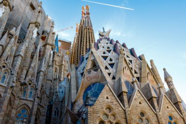 Barcelona, Katalonya, İspanya ve Avrupa 'daki Sagrada Familia Kilisesi' nin cephesi