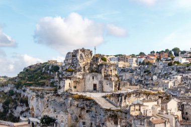 Matera, Basilicata, İtalya 'daki Santa Maria de Idris kaya kilisesinde manzara - Avrupa