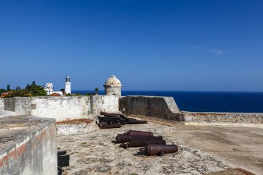 Koloni İspanyol kale Castillo de San Pedro de la Roca Santiago de Cuba Küba'da, Kuzey Amerika dışında.