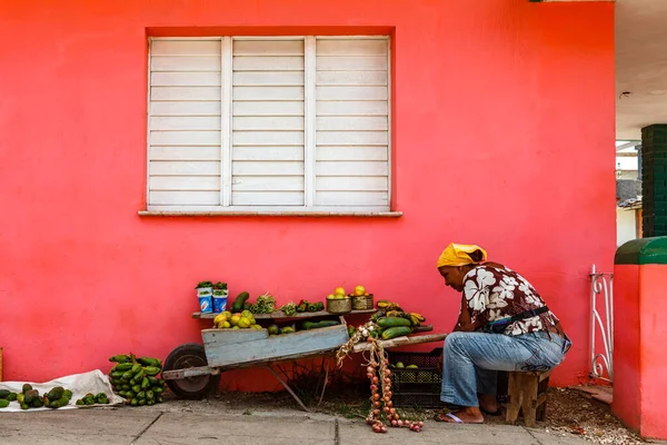 Vendedor Rua Legumes Frutas Para Venda Trinidad Cuba — Fotografia de Stock