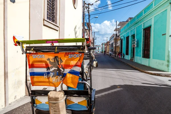 Bandera Fútbol Naranja Holandesa Carro Viejo Centro Colonial Camagüey Cuba — Foto de Stock