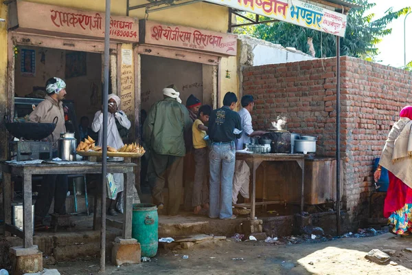 Indian People Eating Street Food Jaipur Rajasthan India Asia — Stock Photo, Image