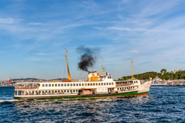 İstanbul Kamu Feribotu İstanbul, Türkiye ve Ortadoğu 'da İstanbul Boğazı' nda buharda