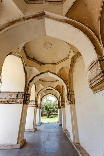 Interior Las Tumbas Shahi Qutub Tumba Del 3Er Rey Ibrahim —  Fotos de Stock