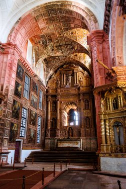 Goa Velha, Goa, Hindistan, Asya 'daki Assisi Katolik Kilisesi.