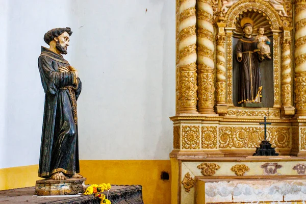 Goa Velha的Saint Francis Assisi天主教堂内部 印度果阿 — 图库照片