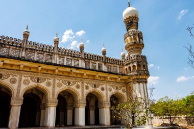 Büyük Cami 'nin, Kutub Shahi Mezarları' nın, Haydarabad 'ın, Telangana' nın, Hindistan 'ın, Asya' nın dışında.