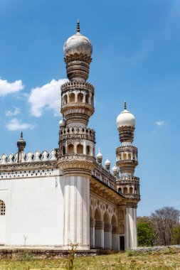 Büyük Cami 'nin, Kutub Shahi Mezarları' nın, Haydarabad 'ın, Telangana' nın, Hindistan 'ın, Asya' nın dışında.