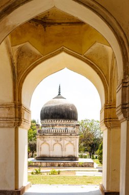 Begum Hayat Baksh anıtı, Kutub Shahi Mezarları, Hyderabad, Telangana, Hindistan, Asya