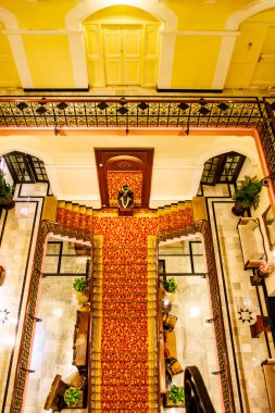 Mumbai, Maharashtra, Hindistan ve Asya 'daki Taj Mahal Sarayı' nın zengin dekore edilmiş ana binası.
