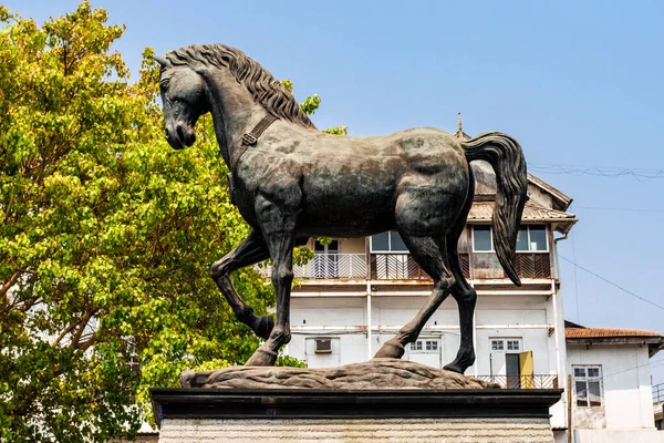 stock image Bronze horse statue in the old center of Mumbai, Maharashtra, India, Asia