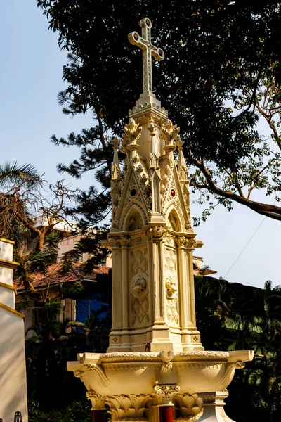 Фонтан Перед Собором Святого Томаса Мумбаї Махараштра Індія Азія — стокове фото