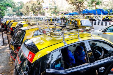 Park halindeki Mumbai taksisi eski şehir merkezinde, Maharashtra, Hindistan, Asya