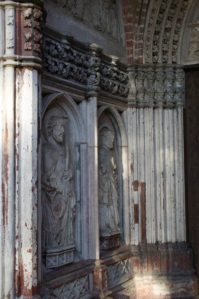 Θρησκευτικά Αγάλματα Είσοδος Του Κάστρου Malbork Malbork Πολωνία Ευρώπη — Φωτογραφία Αρχείου