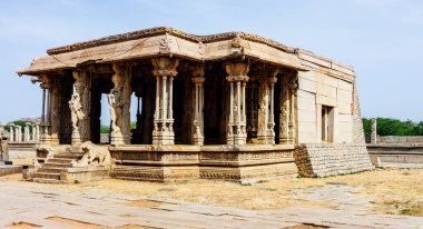 Sri Virupaksha tapınağının dışında müzik sütunları, Hampi, Karnataka, Hindistan, Asya