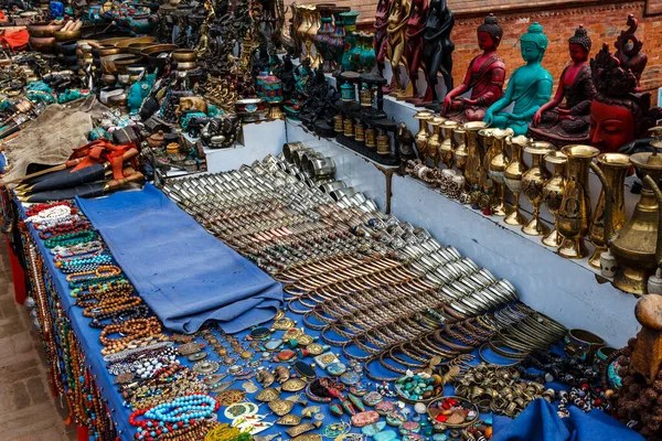 Toeristische Marktkraam Met Nepalese Souvenirs Boeddhabeelden Koop Patan Nepal Azië — Stockfoto