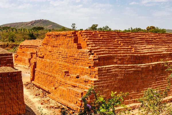 カルナタカ州 インド アジアの赤い粘土レンガ工場 — ストック写真